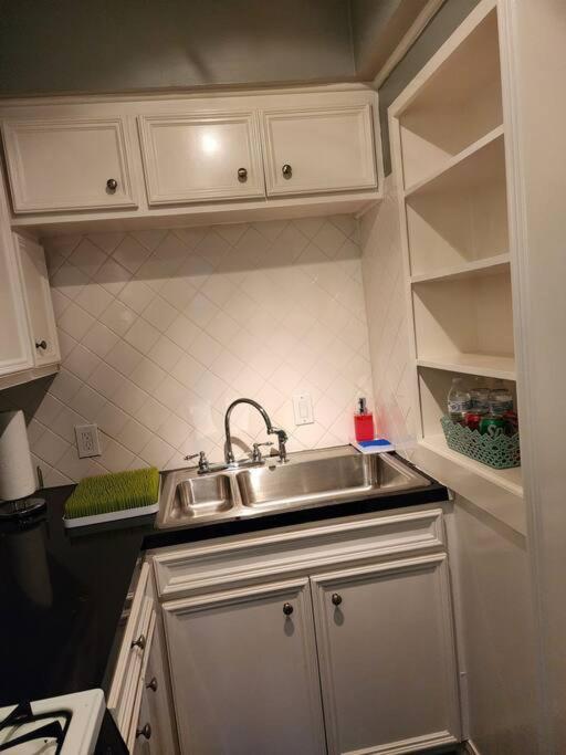 Blue Shark *W7* @ Montrose 1Br Private King Loft Apartment ฮูสตัน ภายนอก รูปภาพ