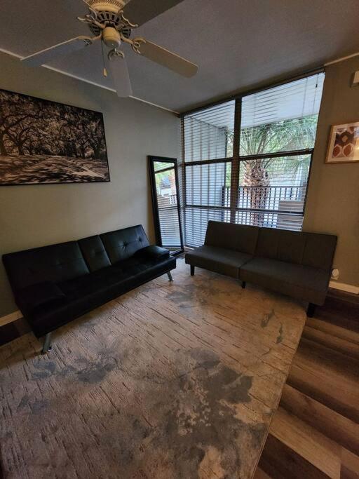Blue Shark *W7* @ Montrose 1Br Private King Loft Apartment ฮูสตัน ภายนอก รูปภาพ