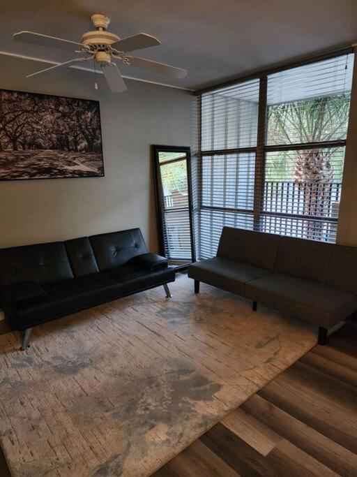 Blue Shark *W7* @ Montrose 1Br Private King Loft Apartment ฮูสตัน ภายนอก รูปภาพ