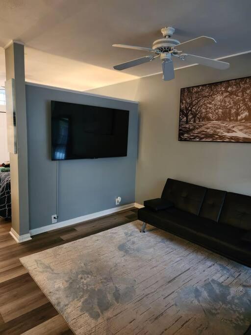 Blue Shark *W7* @ Montrose 1Br Private King Loft Apartment ฮูสตัน ภายนอก รูปภาพ